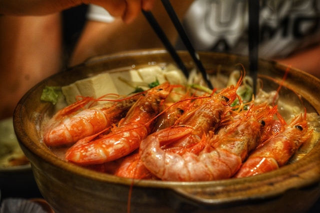 Why Do Restaurants Keep Tails On Shrimp? – Explained