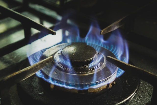 Why Do Restaurants Use Gas Stoves? - Explained